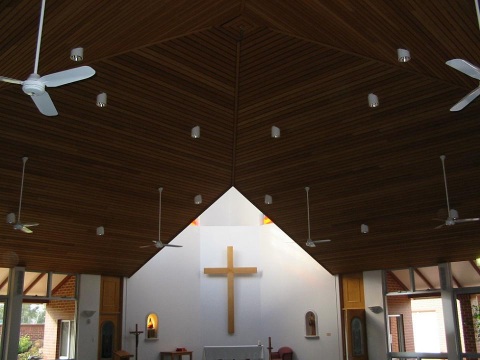 FEATURE TIMBER SLAT CEILING