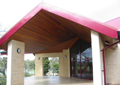 FEATURE TIMBER SLAT CEILING