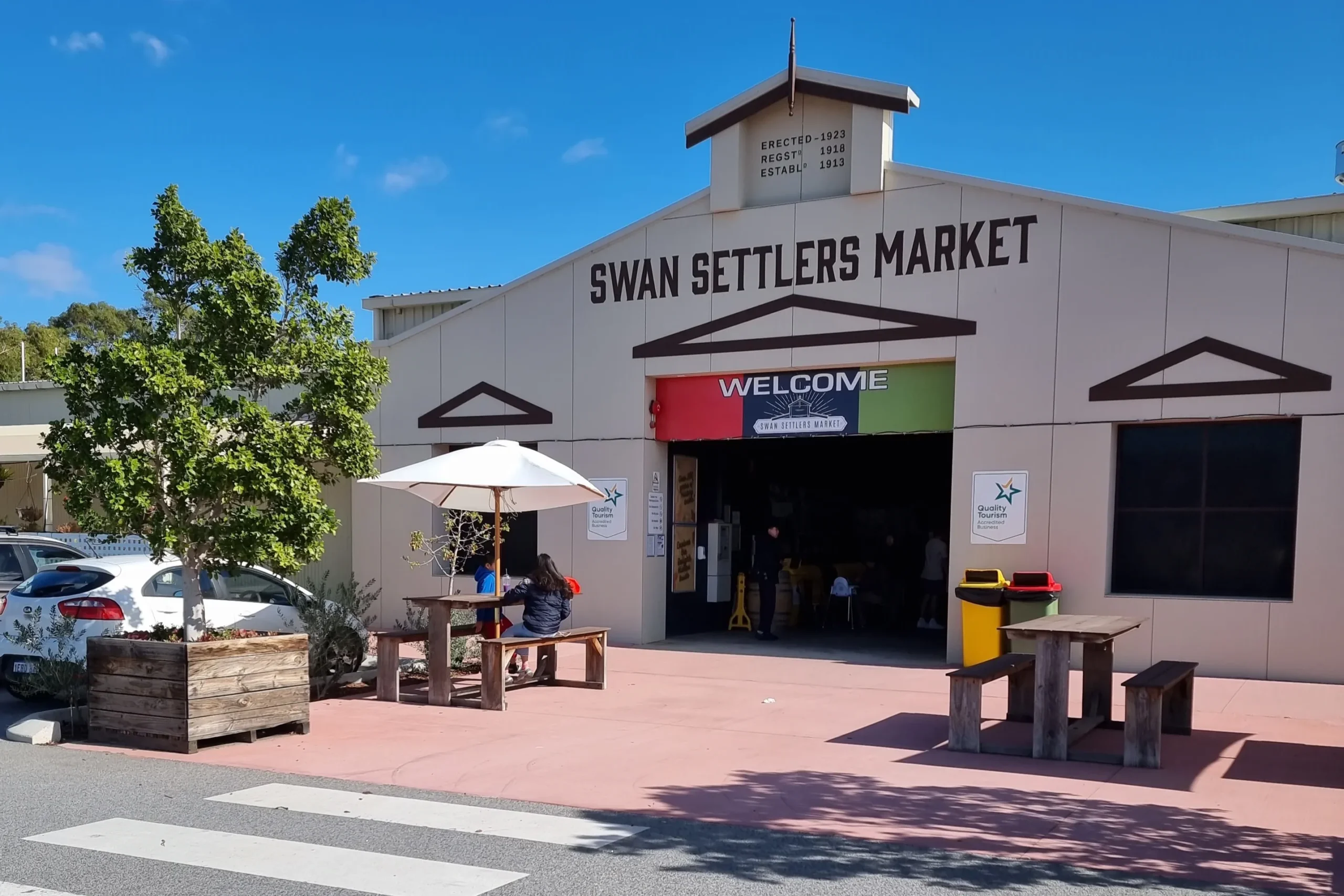 Swan Settlers Market